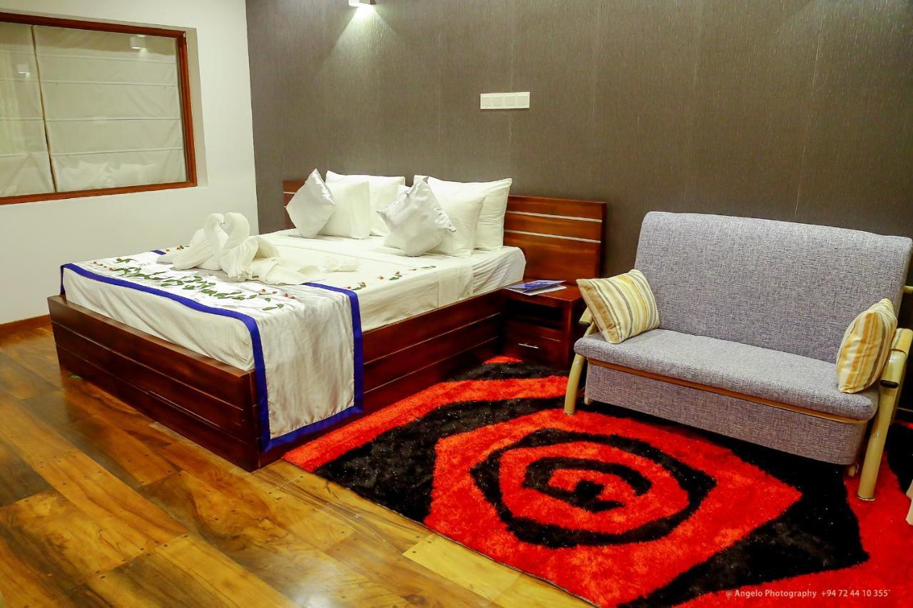 Saru Blue Sapphire Hotel Godakewela Экстерьер фото